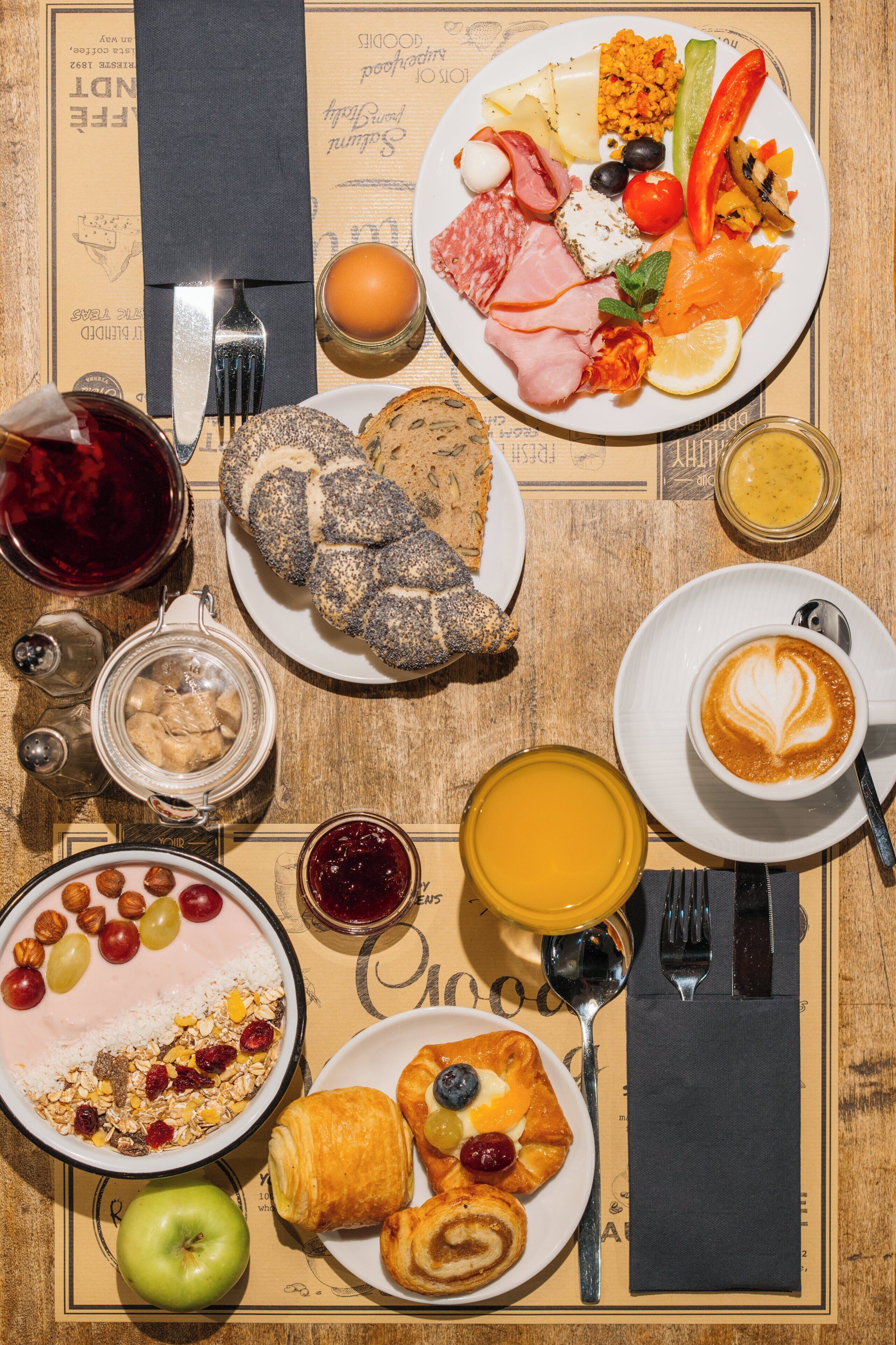 daily buffet breakfast (eur 24 per person)