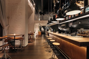 Bar (on property) - Ruby Sofie Hotel Vienna by IHG (Vienna)
