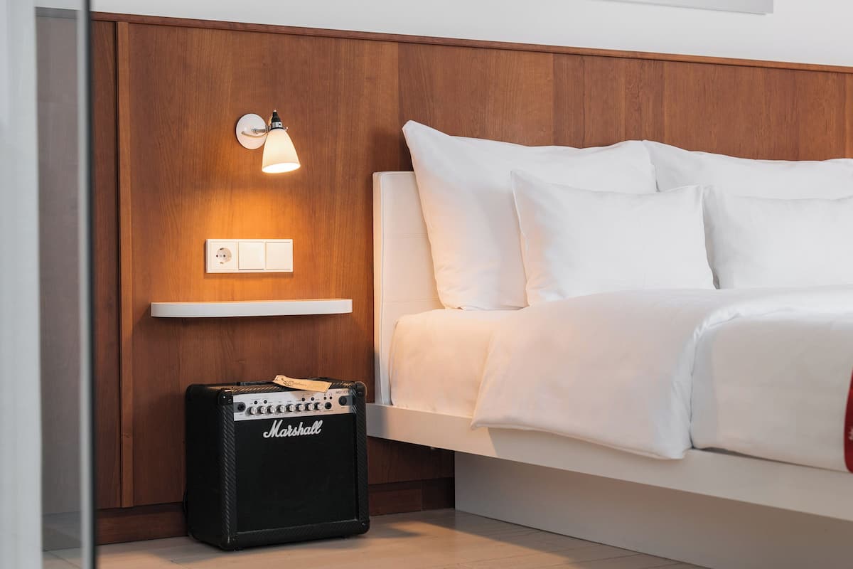 Room amenity