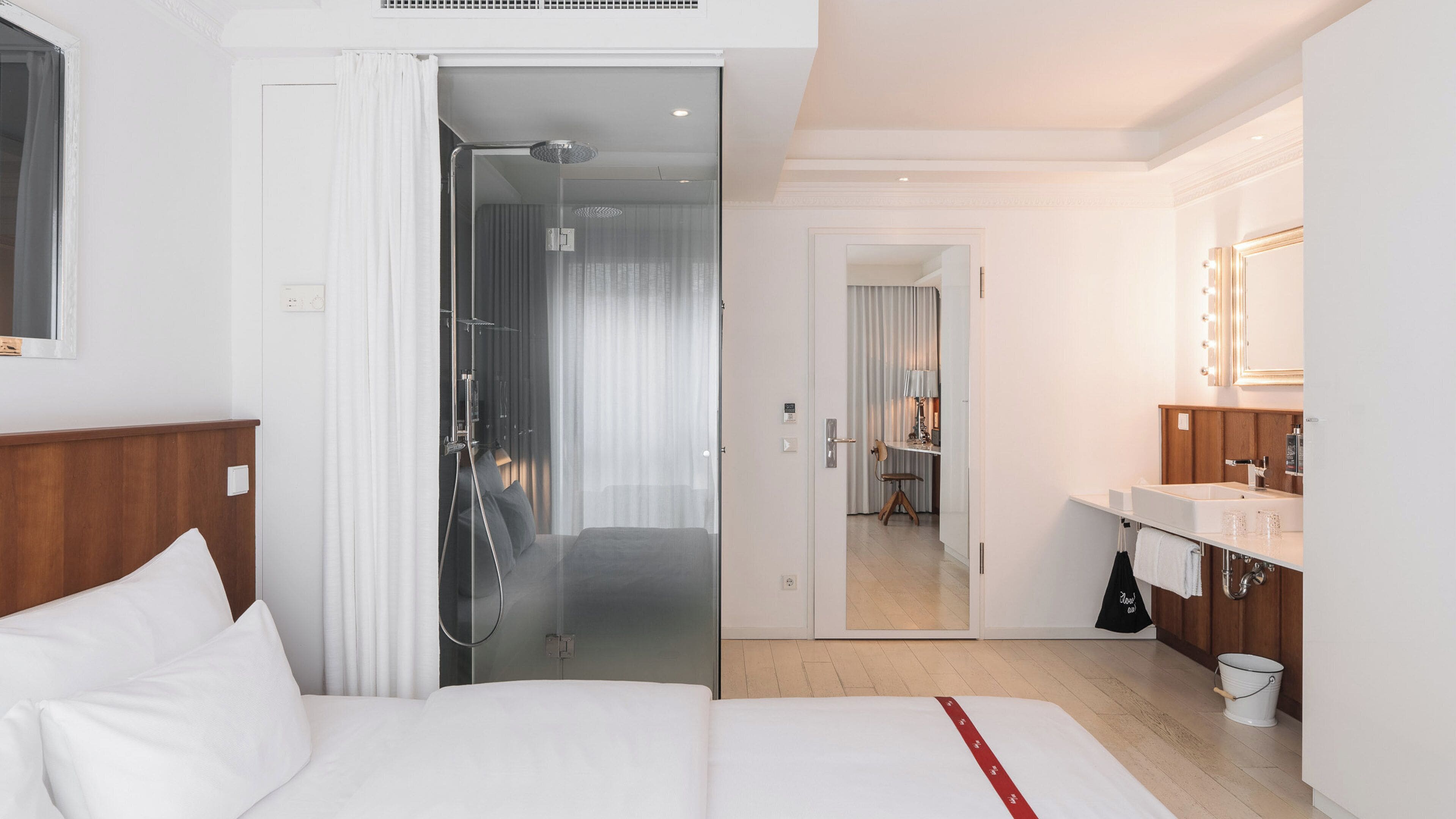 Premium bedding, in-room safe, individually decorated