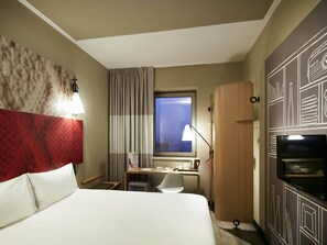 Double Room, 1 Double Bed | Minibar, in-room safe, desk, soundproofing - Ibis Konya (Konya)