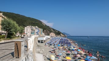 Playa privada cerca y bar en la playa