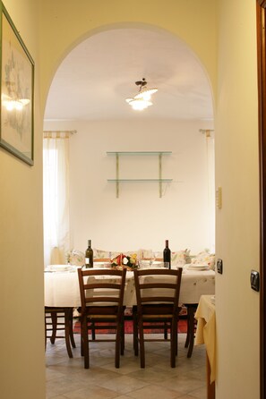 Apartment, 1 Bedroom, Balcony (Ginestra) | Dining - Appartamenti In Piazzetta (Deiva Marina)