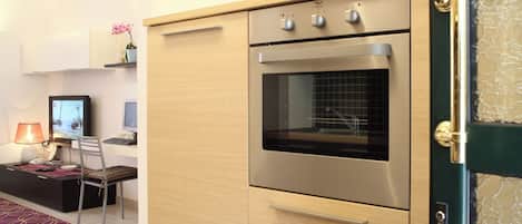 Apartment, 2 Bedrooms (Glicine) | Private kitchen | Fridge, microwave, oven, stovetop