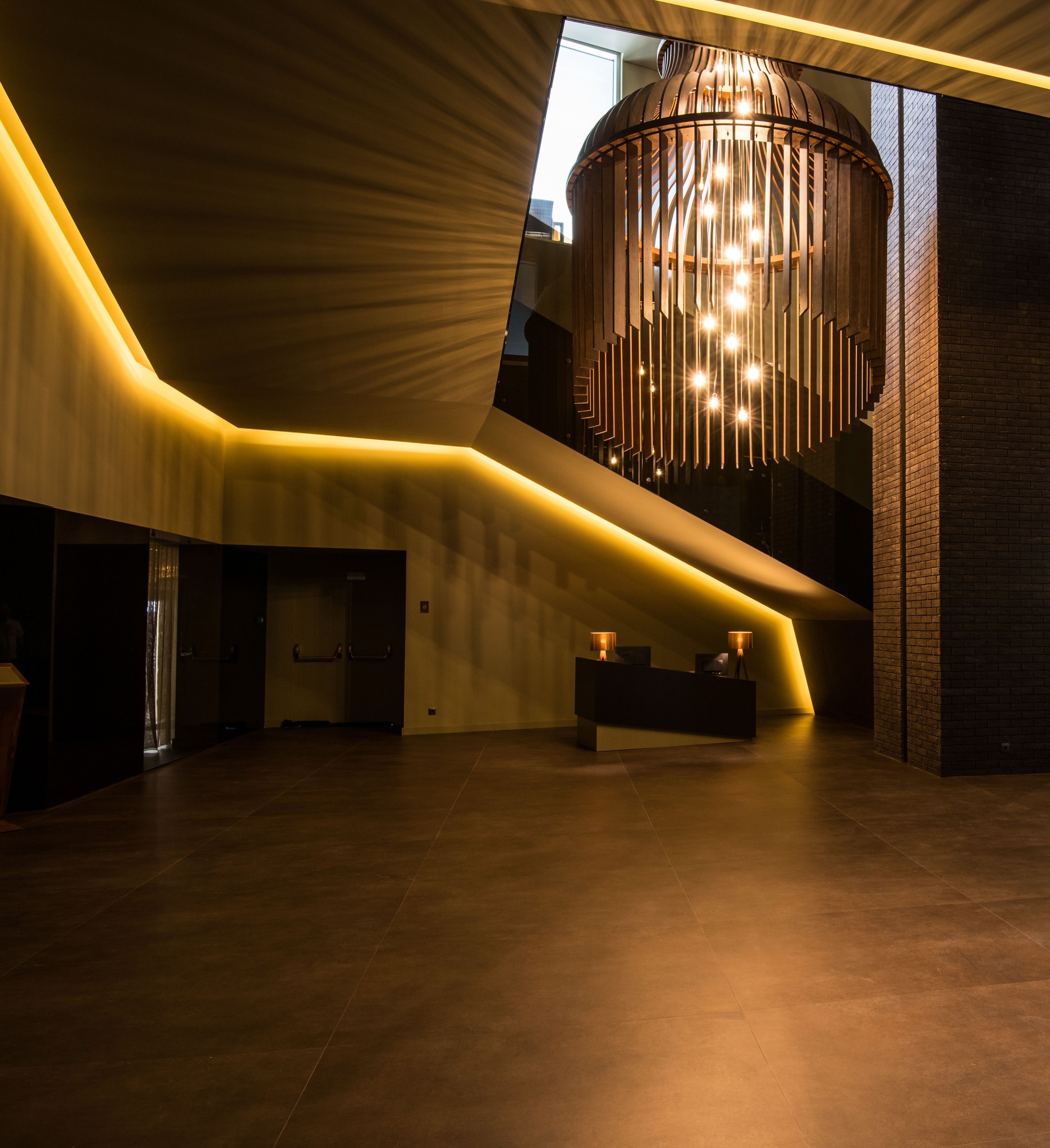 3 bars/lounges, swim-up bar, poolside bar, beach bar