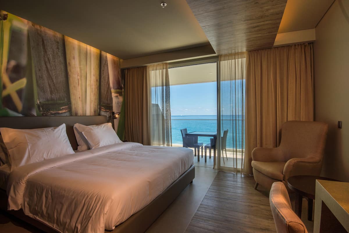 1 bedroom, minibar, in-room safe, desk