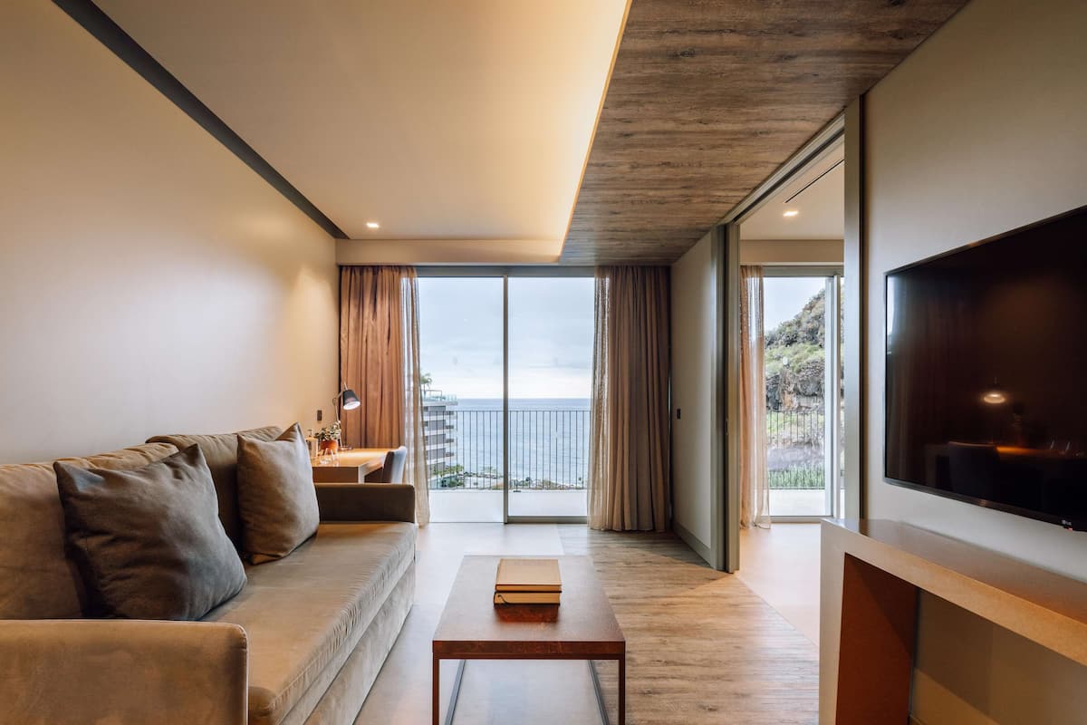 1 bedroom, minibar, in-room safe, desk