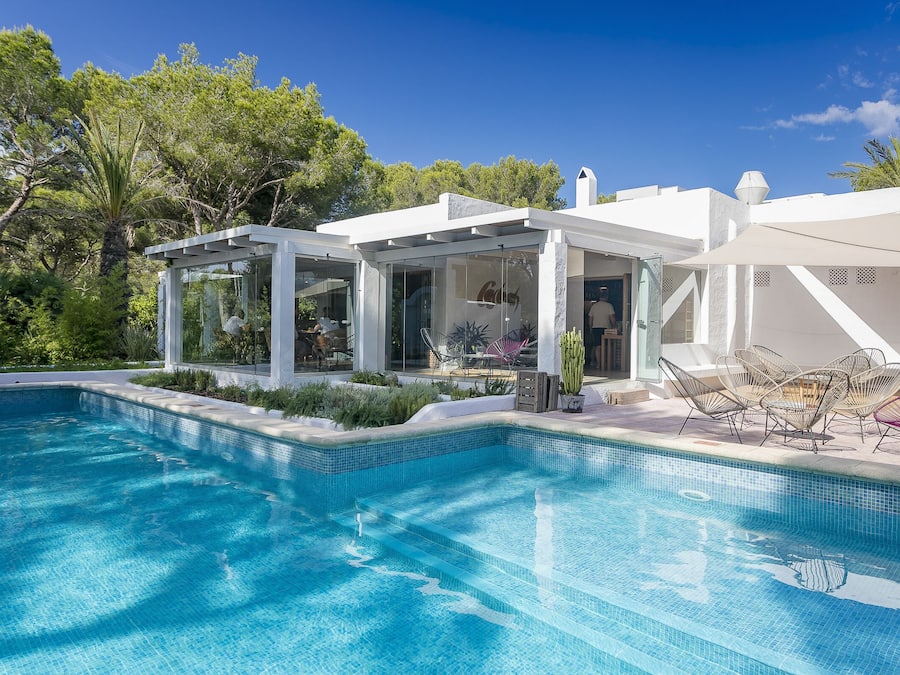 Outdoor pool, pool umbrellas, pool loungers