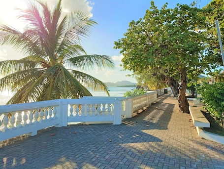 Una playa cerca. Waterside Inn