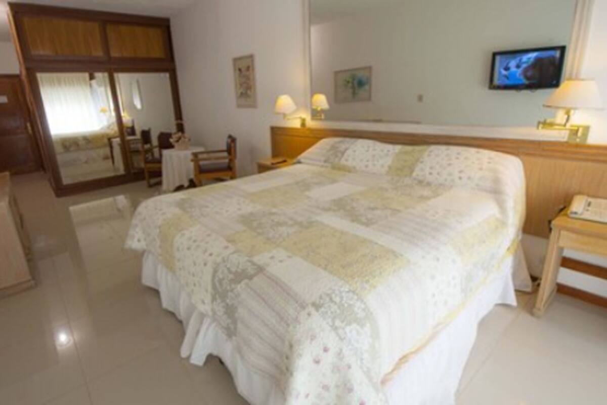Suite | 1 chambre, minibar, coffre-fort, décor unique