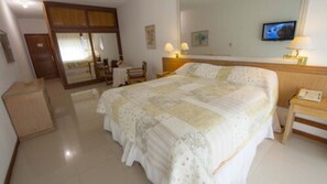 Suíte | Frigobar, cofres nos quartos, individualmente decorados