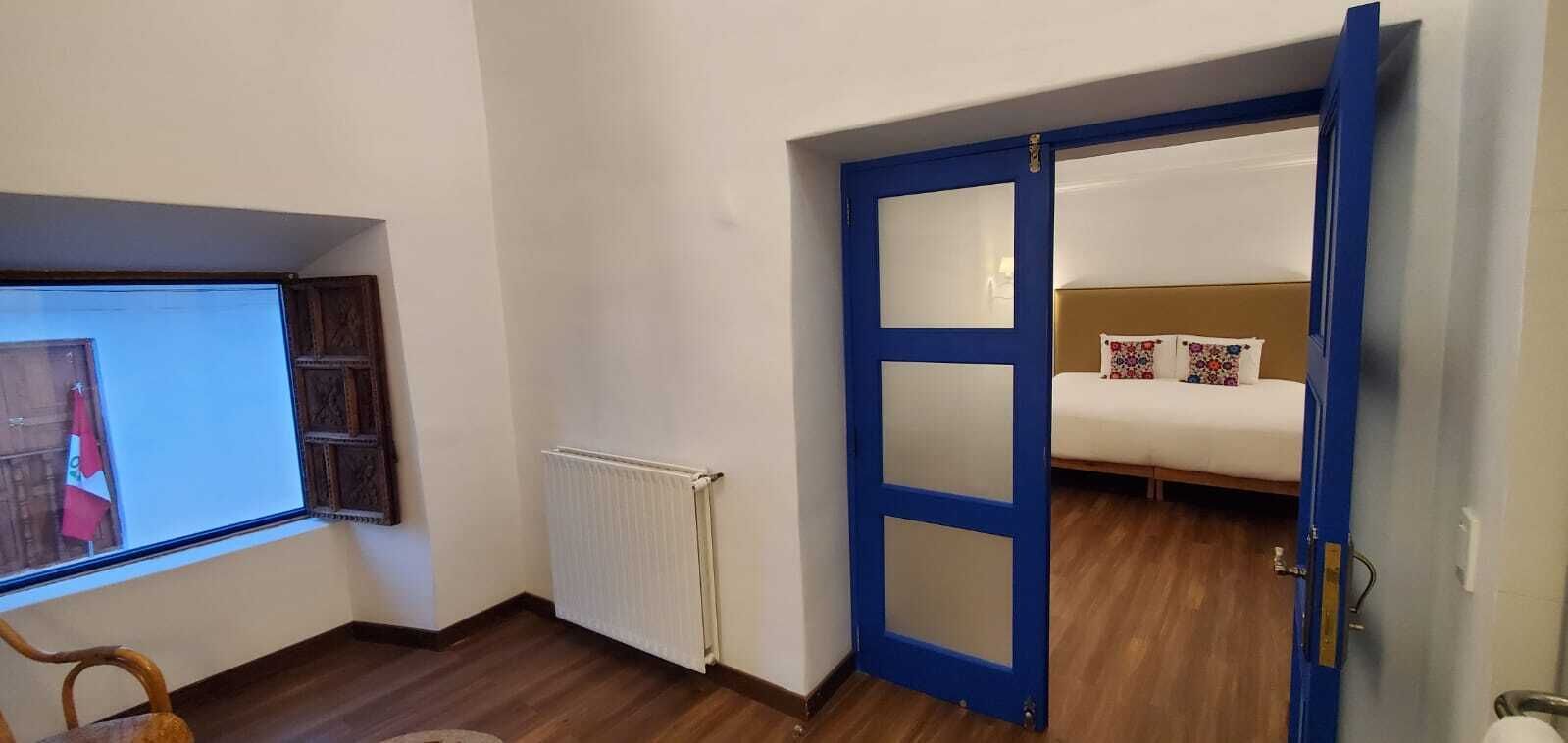 premium studio suite | living area