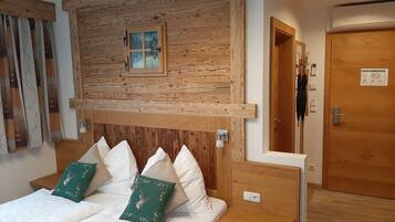 Phòng đôi phong cách cổ điển | Tiện nghi tại phòng