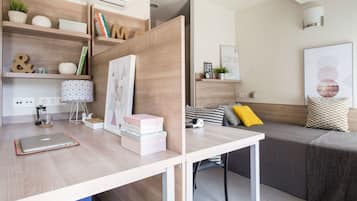 Estudio clásico (double) | Escritorio, tabla de planchar con plancha y cunas gratuitas