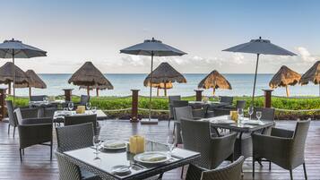 10 restaurants, dinner served, French cuisine