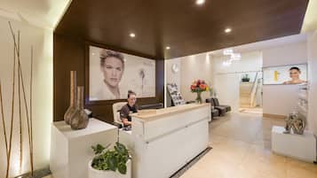 Couples treatment rooms, body treatments, hydrotherapy, aromatherapy
