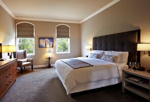 Premium Room | Premium bedding, in-room safe, iron/ironing board, WiFi