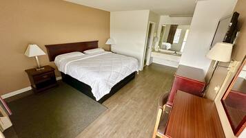 Standaard kamer, 1 kingsize bed, niet-roken | Een bureau, geluiddichte muren, een strijkplank/strijkijzer