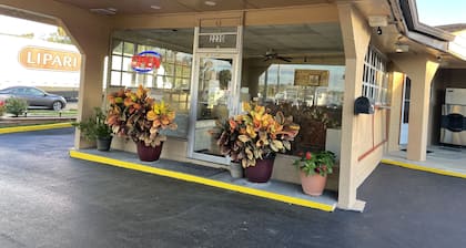 Shangri La Motel