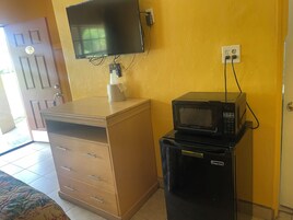 基础双人房 | 熨斗/熨板、免费 WiFi