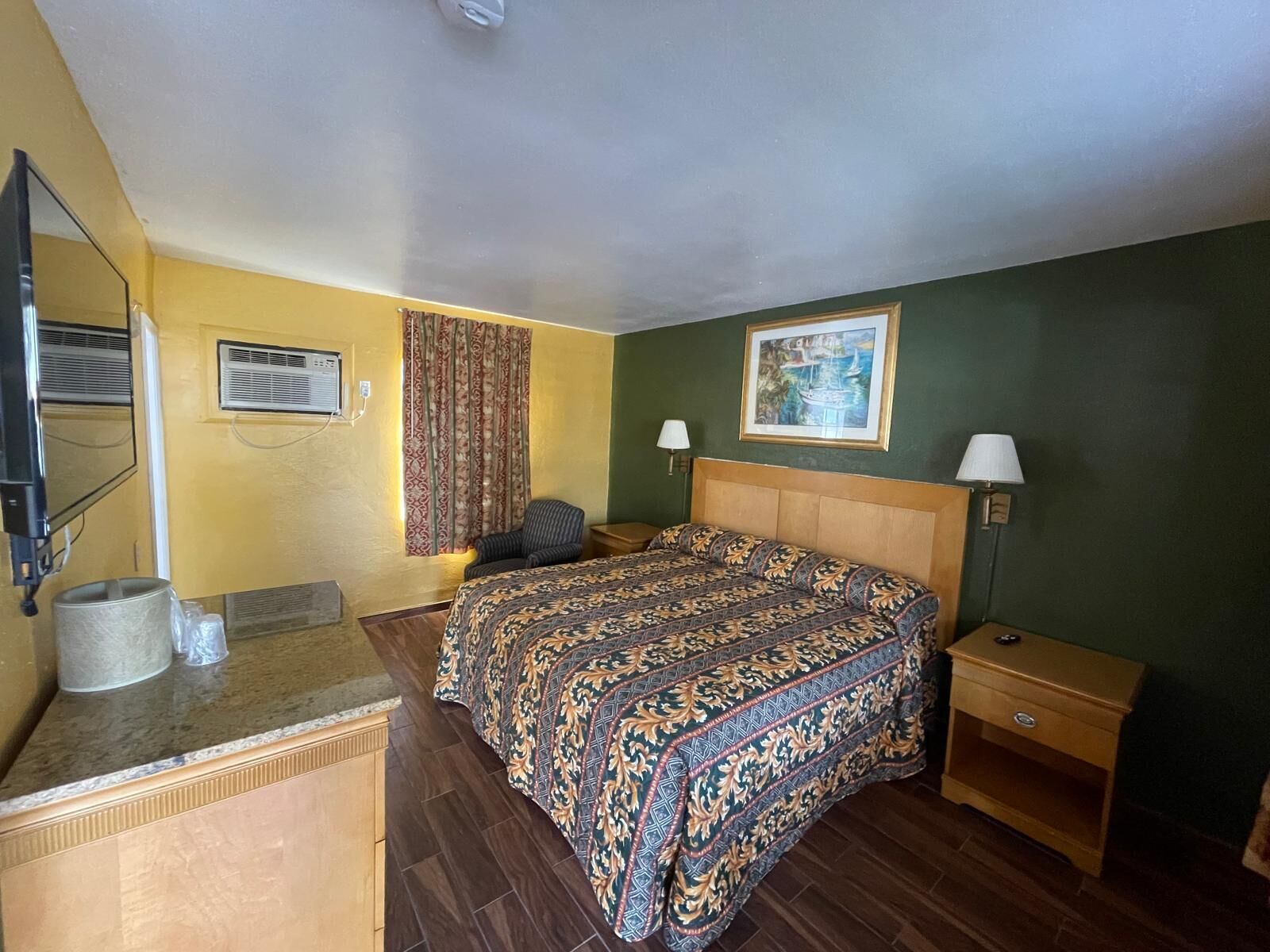 غرفة - سرير ملكي - لغير المدخنين | مكواة/لوح كي وواي فاي مجانًا