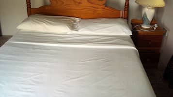 1 bedroom, in-room safe, iron/ironing board, free WiFi
