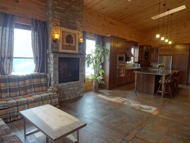 Escritorio, cortinas blackout, wifi gratis y ropa de cama 