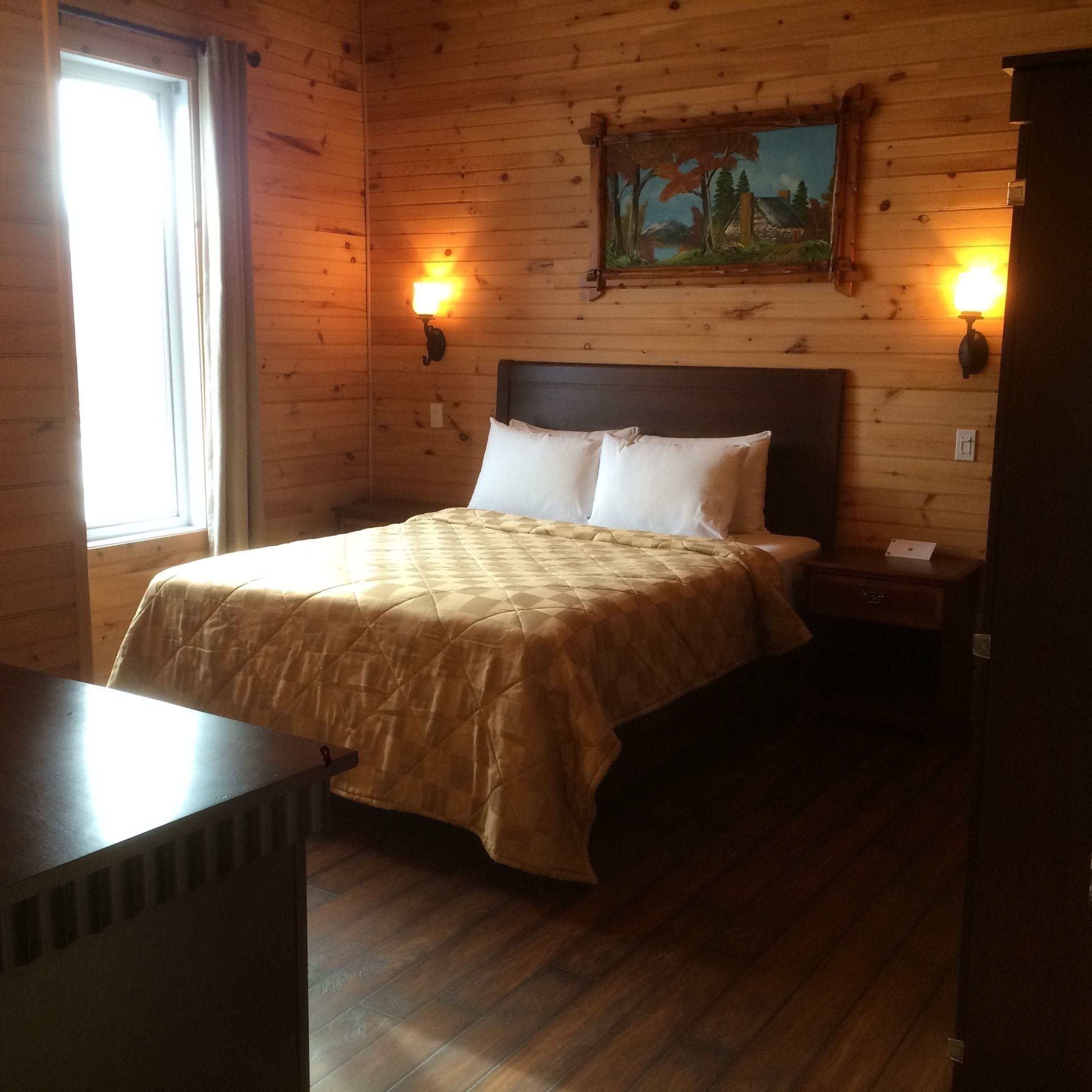 deluxe apartment (8 people) | desk, blackout curtains, free wifi, bed sheets