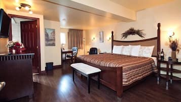 Superior Room, 1 King Bed | Desk, blackout drapes, free WiFi, bed sheets