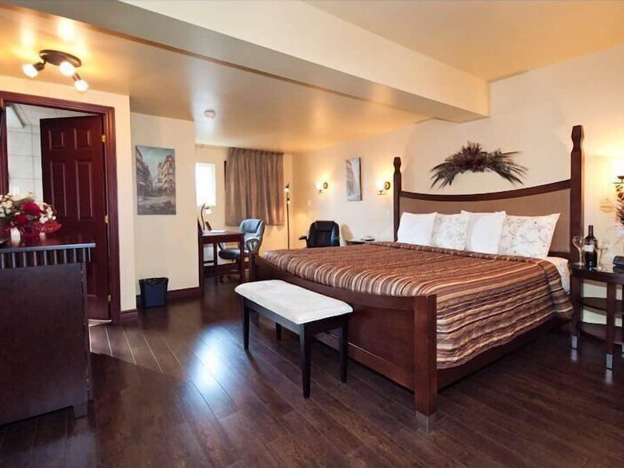 Superior-rum - 1 kingsize-säng | Skrivbord, mörkläggningsgardiner, gratis wi-fi och sängkläder