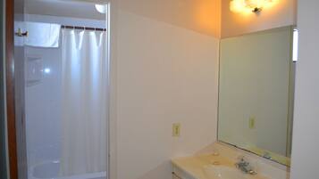 Chuveiro/banheira combinados, produtos de toalete grátis