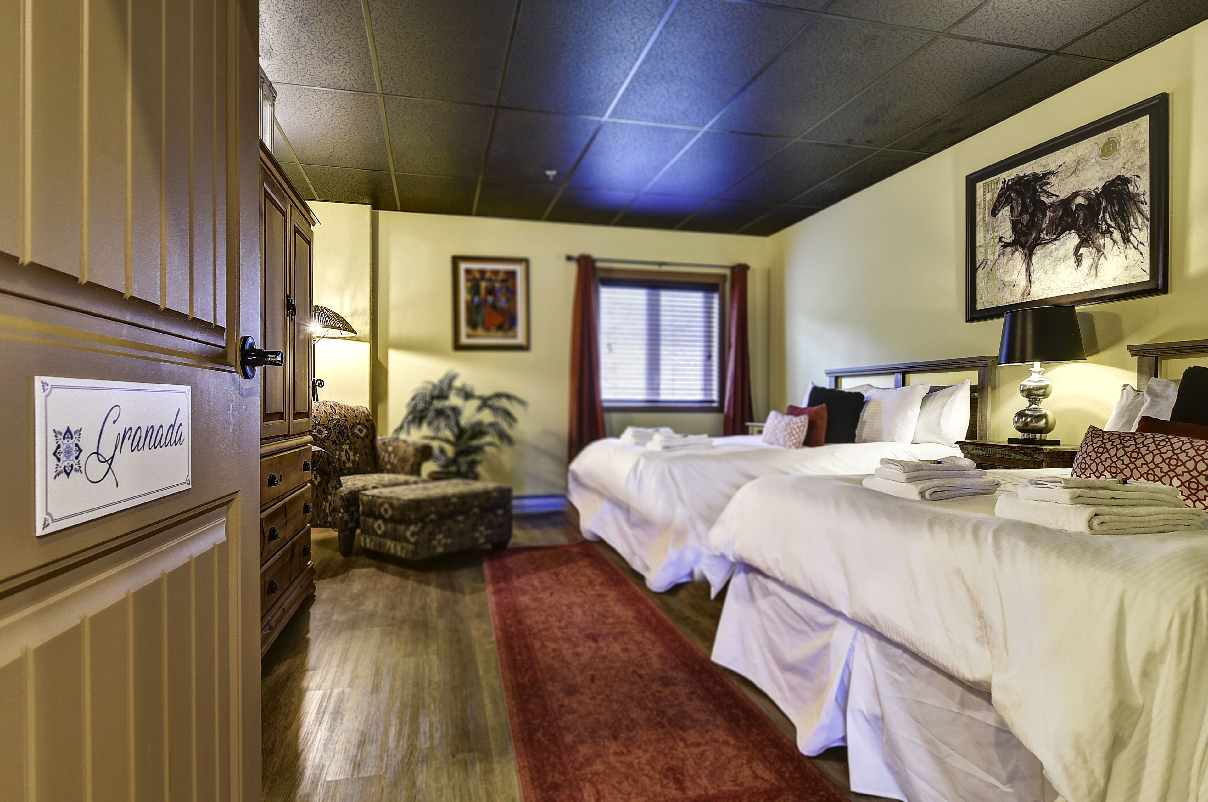 grand villa, multiple bedrooms, hot tub, lake view (13 beds, sleeps 22 people) | individually decorated, individually furnished, iron/ironing board