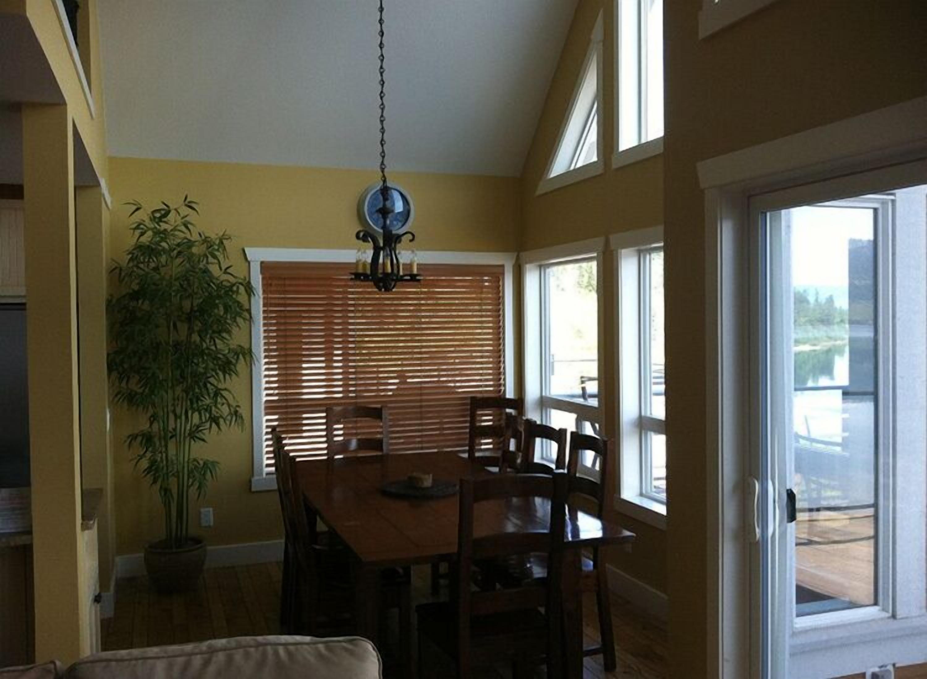 cottage, 2 bedrooms, kitchen (beach club) | in-room dining