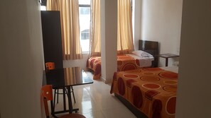Desk, rollaway beds, free WiFi - Hotel Vermon (Armenia)