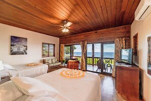 Oak Ridge Suite - Premium Studio, 2 Double Beds, Oceanview, Ground Floor Unit | Roupas de cama premium, cofres nos quartos, individualmente decorados