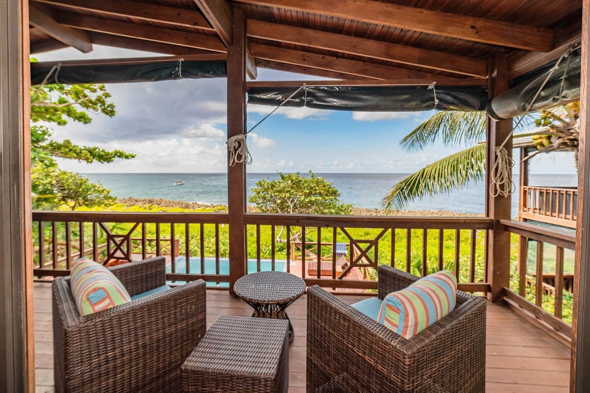 French Harbour Suite - Premium Studio, 1 King Bed, Oceanview, 2nd Floor Unit | Terraza o patio