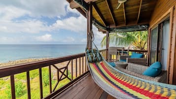 Paya Suite - Premium Studio, 1 King Bed, Oceanview, 2nd Floor Unit | ํ
๋ผ์ค/ํํฐ์ค