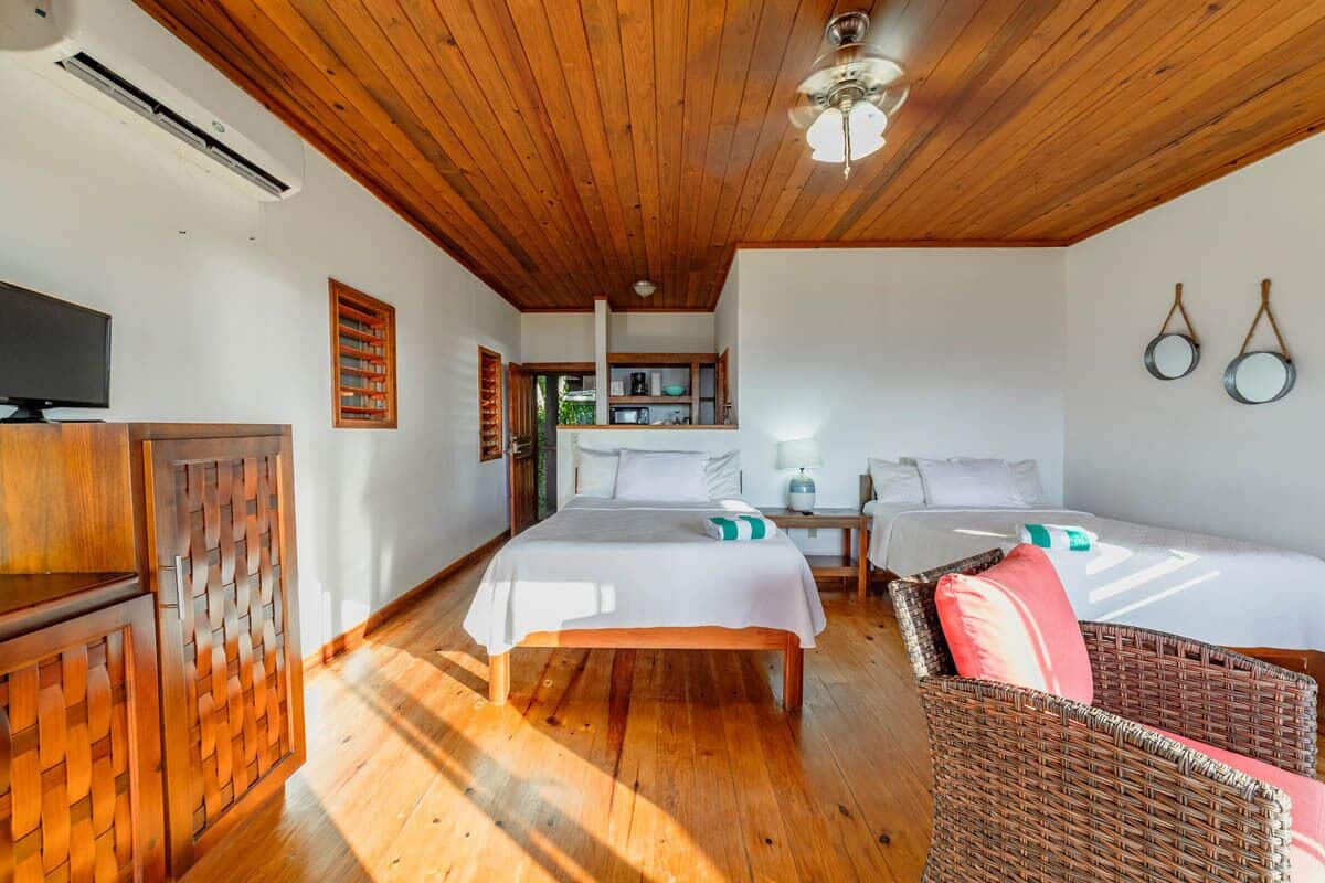 Oak Ridge Suite - Premium Studio, 2 Double Beds, Oceanview, Ground Floor Unit | 1 phòng ngủ, bộ đồ giường cao cấp, két bảo mật tại phòng