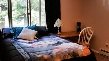 Phòng đôi tiện nghi đơn giản, 2 giường đôi, quang cảnh vịnh | Bộ đồ giường cao cấp, bàn, bàn ủi/dụng cụ ủi quần áo