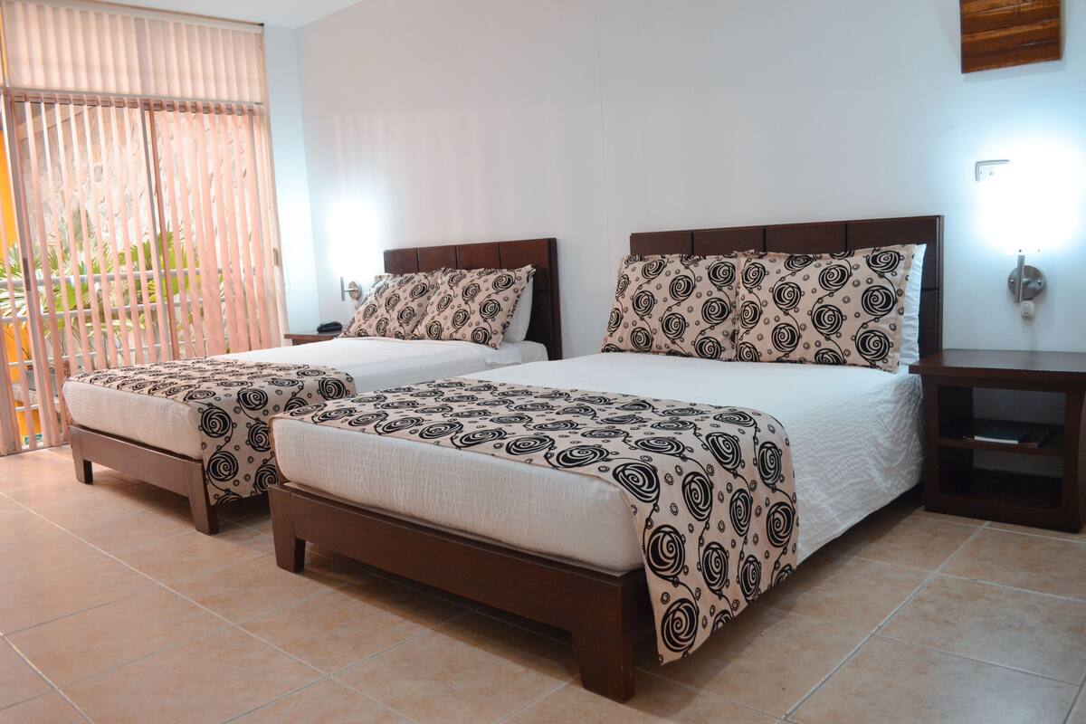 ميني بار وخزنة داخل الغرفة وواي فاي مجانًا