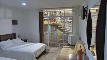 Minibar, caja de seguridad en la habitación y wifi gratis