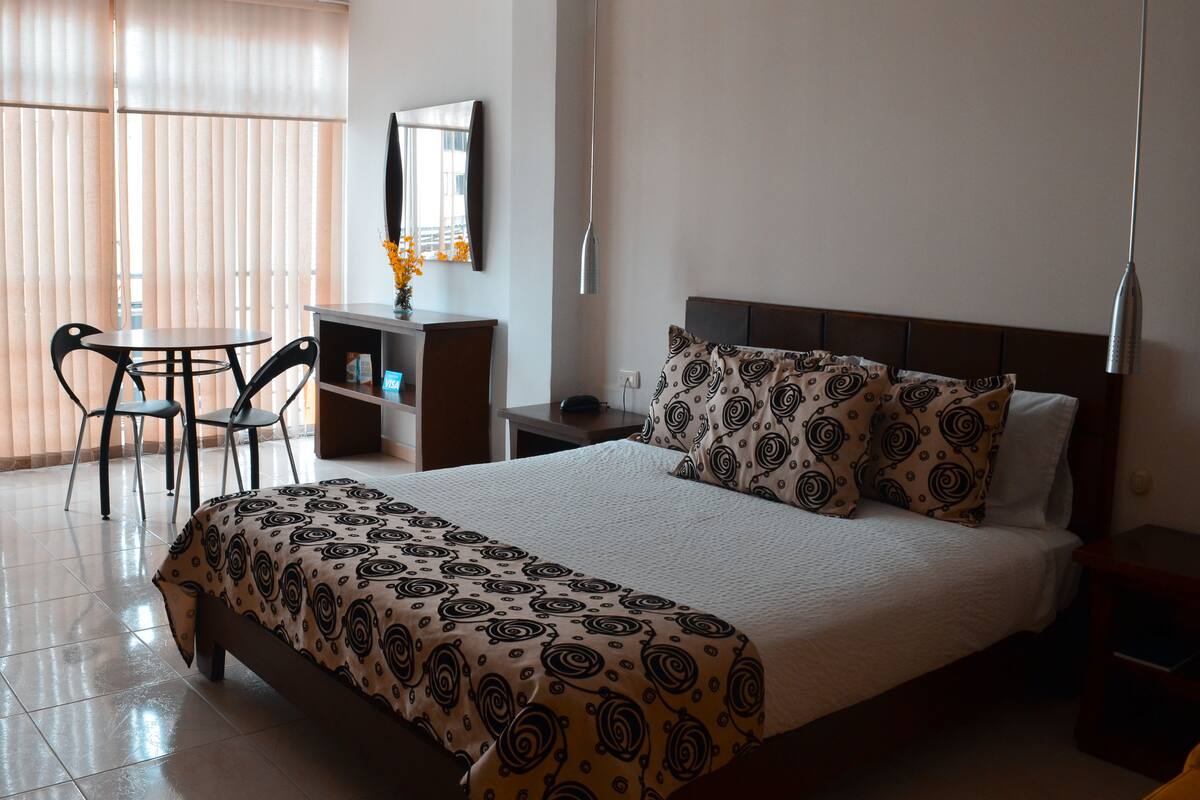 ميني بار وخزنة داخل الغرفة وواي فاي مجانًا