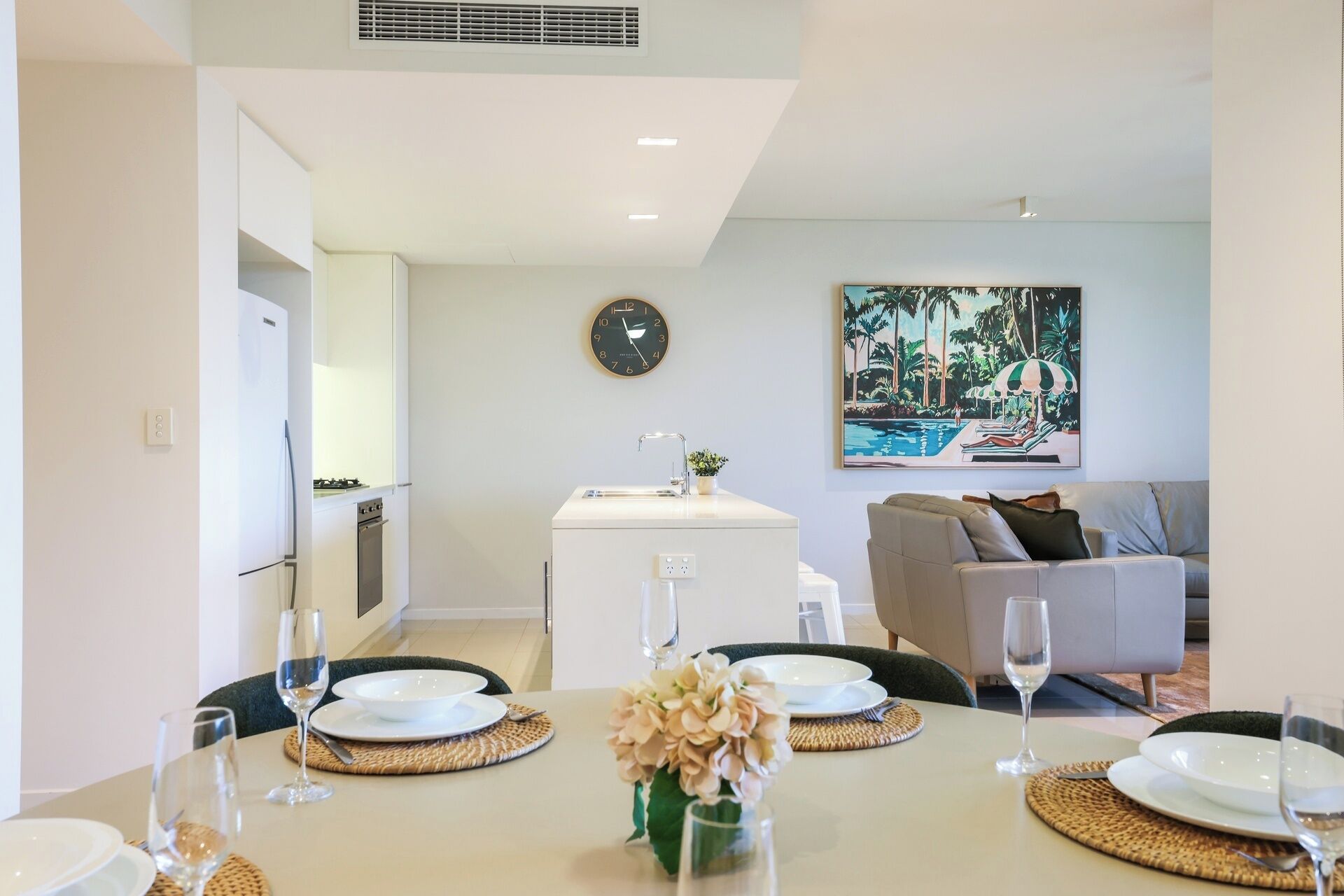 Executive Apartment, 2 Bedrooms, Lagoon View, Beachfront | Dining room
