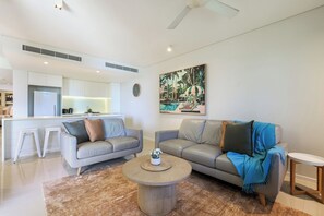 Executive Apartment, 2 Bedrooms, Lagoon View, Beachfront | Front of property - Saltwater Suites (Darwin)