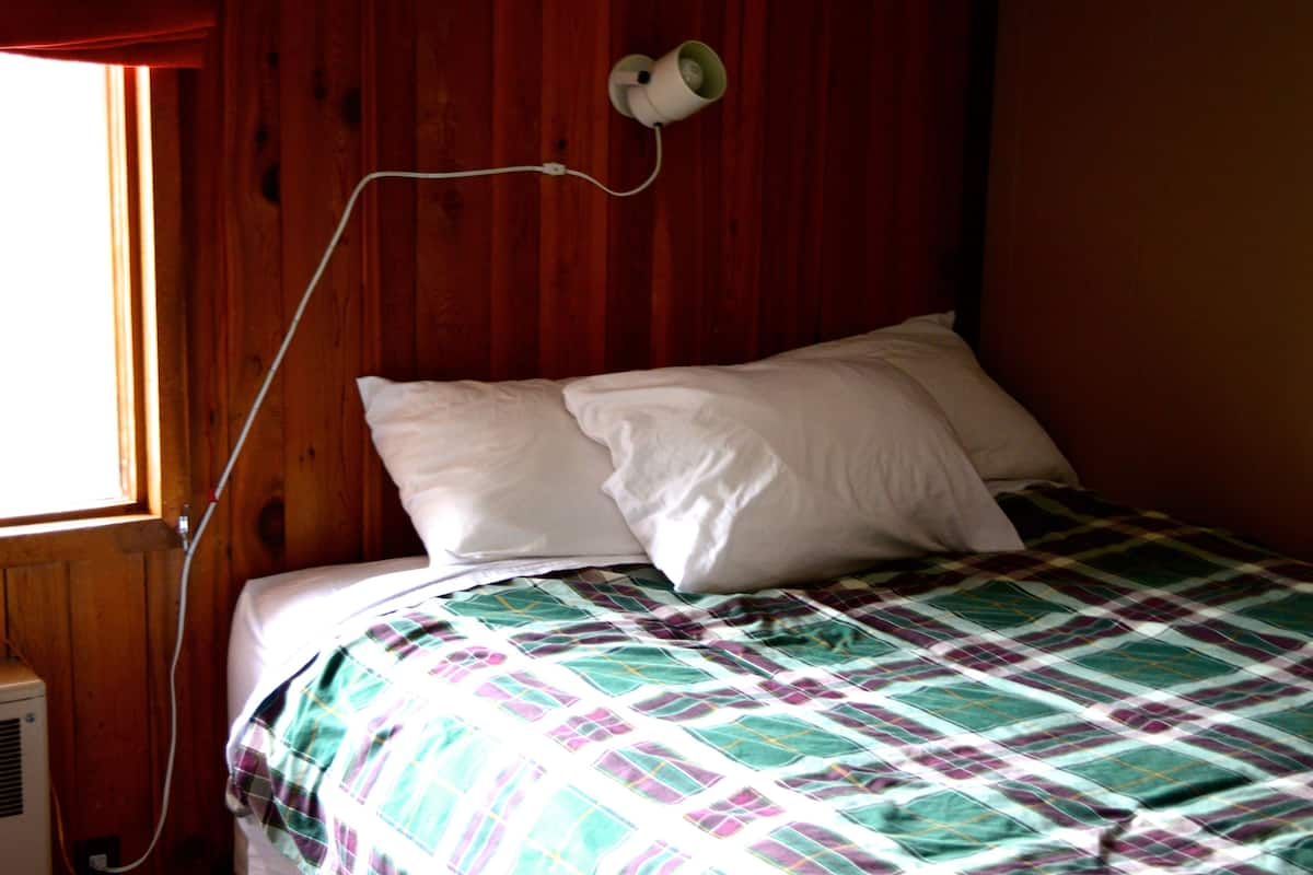 room, ensuite, mountain view | living area