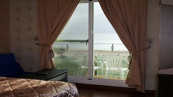 Elite Double Room, 1 Double Bed, Beach View | Desk, soundproofing, free WiFi