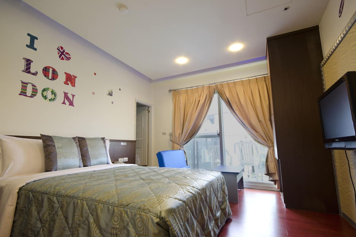 Standard Double Room, 1 Double Bed | Desk, soundproofing, WiFi (free)