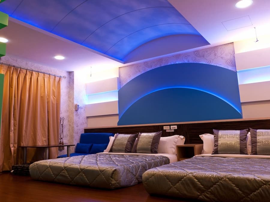 Quarto quádruplo standard, 2 camas de casal | Escrivaninha, quartos à prova de som, Wi-Fi de cortesia