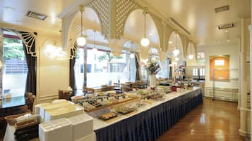 Daily buffet breakfast (JPY 1300.00 per person)