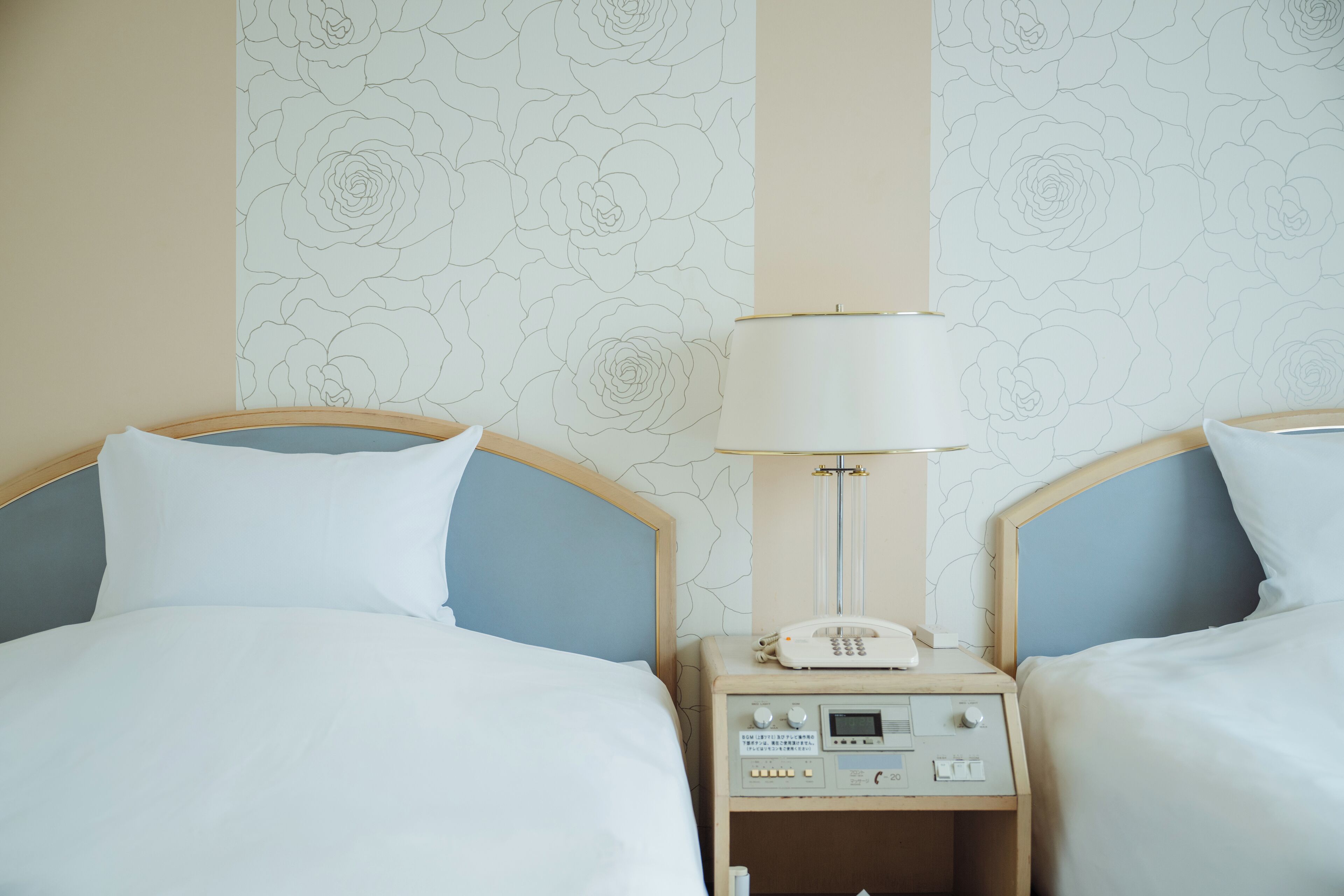 Desk, free wired Internet